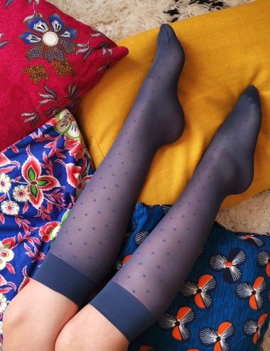 Les mi-bas parfaits - jambes légères, confortables, non comprimant, bleu ciel d'orage avec motifs petits carrés
