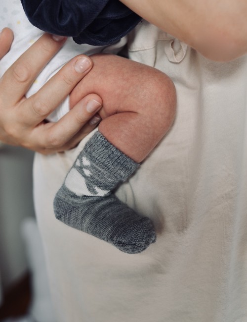 Les chaussettes bébé naissance 0-3 mois, chaudes et qui tiennent en place  sans comprimer